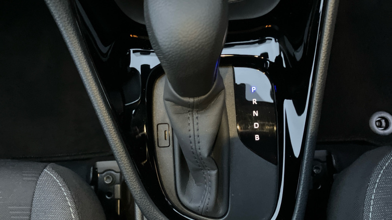 Toyota Yaris 1.5 Hybrid Design 5dr CVT Hybrid Hatchback